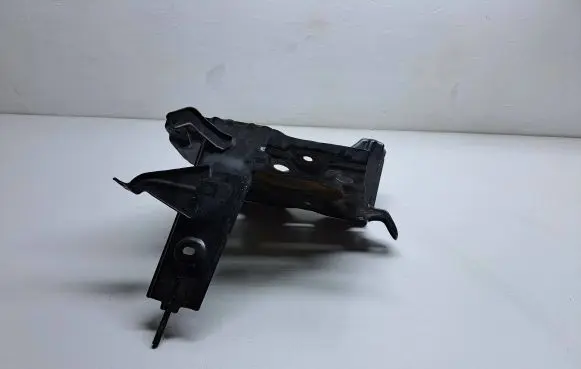 Toyota Yaris Battery tray 