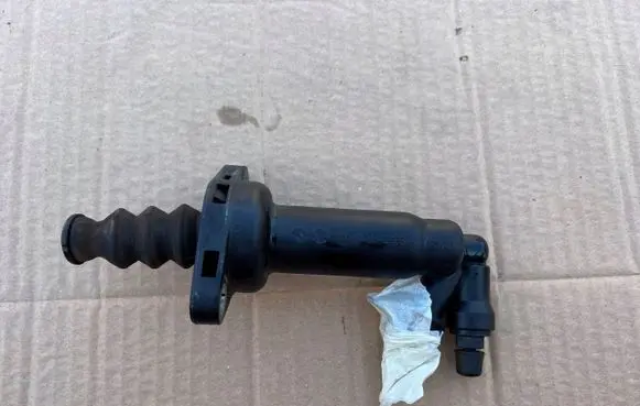 Volkswagen Transporter - Caravelle T5 Clutch release bearing slave cylinder 