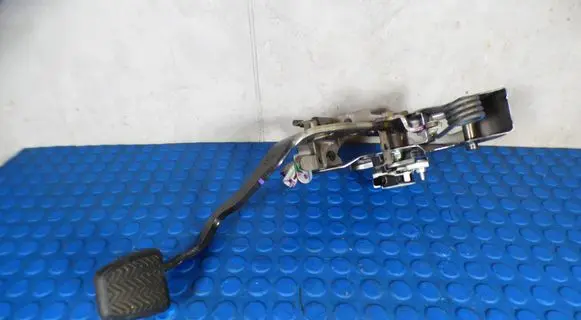 Toyota Corolla E210 E21 Clutch pedal 8928010010