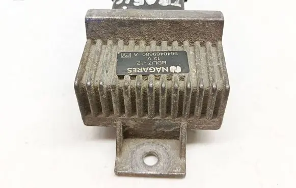 Renault Trafic II (X83) Glow plug pre-heat relay 9640469680 BDL712