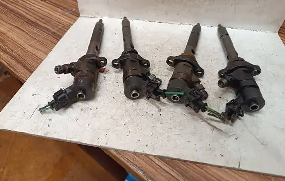 Ford Focus LP gas injectors set 0445110259