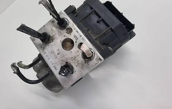 Audi A4 S4 B5 8D ABS Pump 8E0614111AM