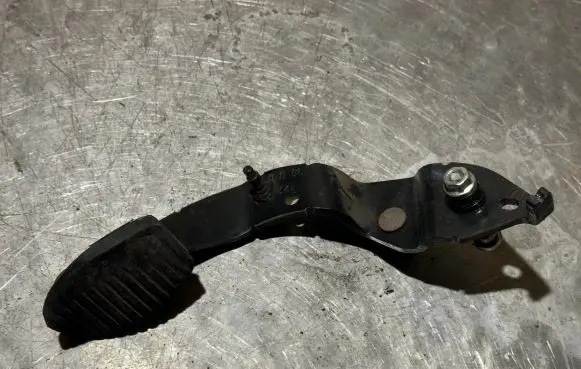 Peugeot Partner Brake pedal