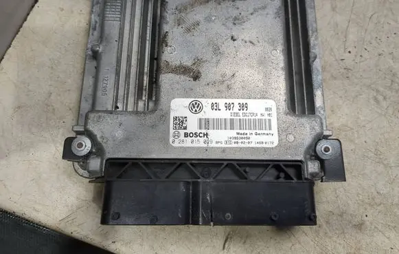 Volkswagen Caddy Engine control unit/module 03L907309 1039S30090 0281015029