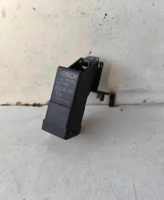 Opel Vivaro Glow plug pre-heat relay 8200798585