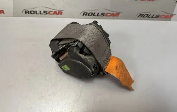 BMW 7 E38 Front seatbelt 040120 8217386