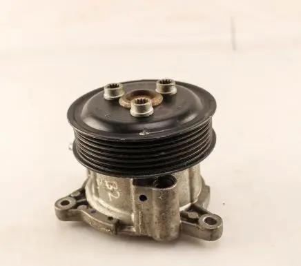 Volkswagen Polo V 6R Water pump 03F121031A