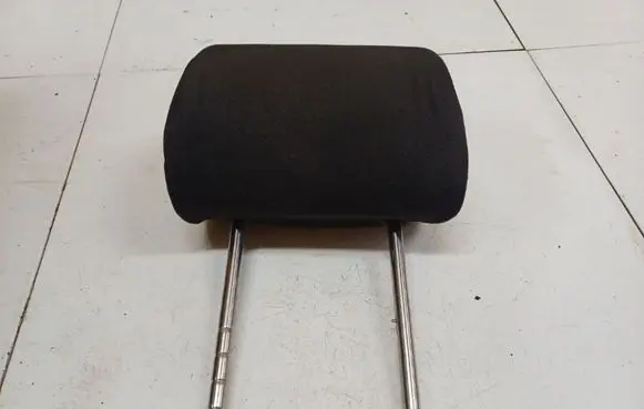 Volkswagen PASSAT B6 Front seat headrest 