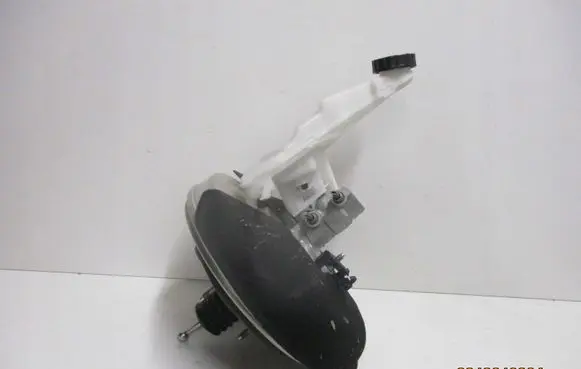 Peugeot 308 Brake booster 9841624580