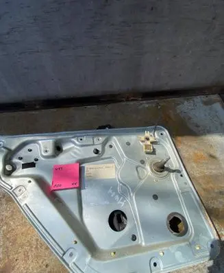 Skoda Fabia Mk1 (6Y) Rear door manual window regulator 