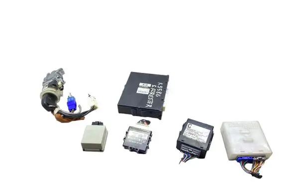 Subaru Forester SG Engine ECU kit and lock set 22611AM230 K5586 1123004330