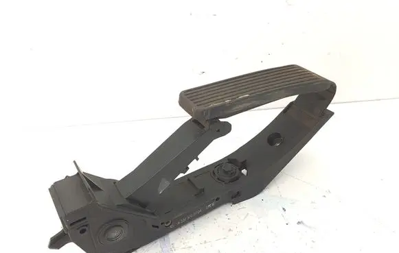 Mercedes-Benz S W221 Accelerator throttle pedal A2203000104 A2213010001