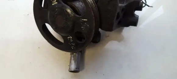 Mazda 323 Power steering pump