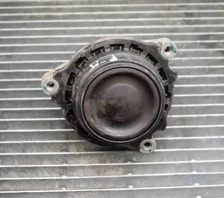 BMW 1 F20 F21 Engine mount bracket 6787659