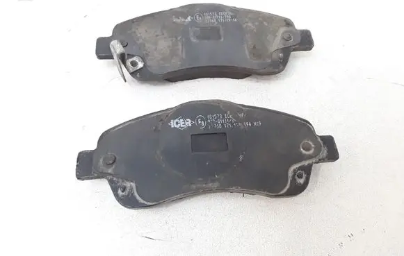 Toyota Avensis T250 Brake pads (front) 