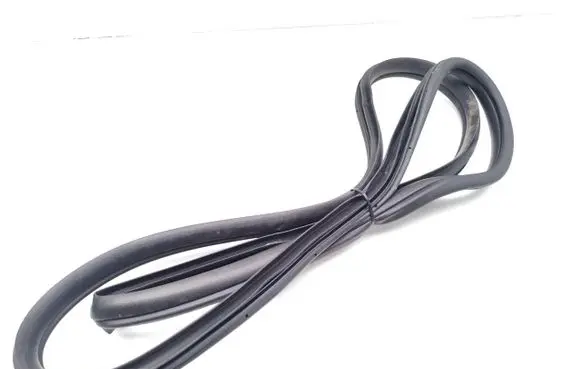 KIA Xceed Rear door rubber seal (on body) 