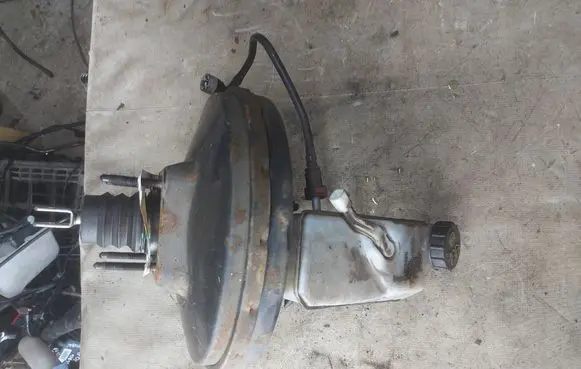 Ford Kuga I Brake booster 6M512B195BH 03776222314