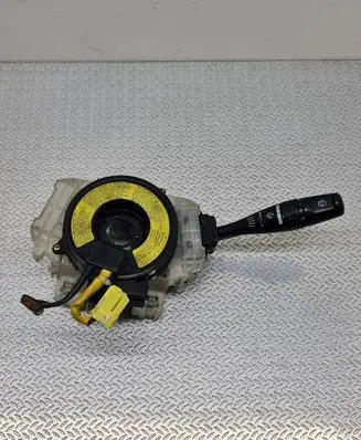 Mitsubishi Pajero Wiper control stalk 17B153
