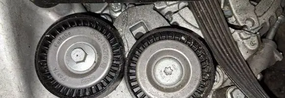 Ford Fiesta Generator/alternator belt tensioner CM5Q6A228