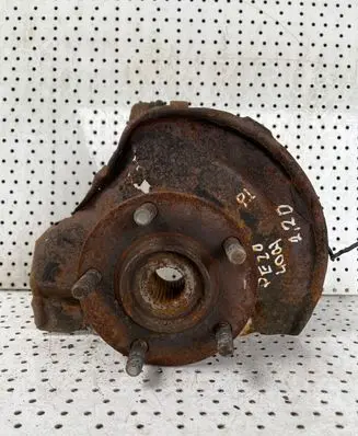 Peugeot 4007 Front wheel hub spindle knuckle