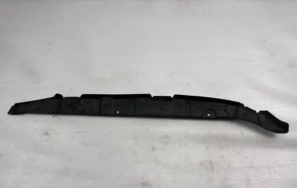 Audi Q7 4M Fender end trim 4M0821111