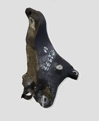 BMW 1 E81 E87 Engine mounting bracket 6781916 13807410