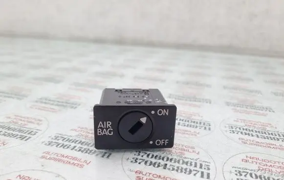 Volkswagen Touareg I Passenger airbag on/off switch 1K0919237C