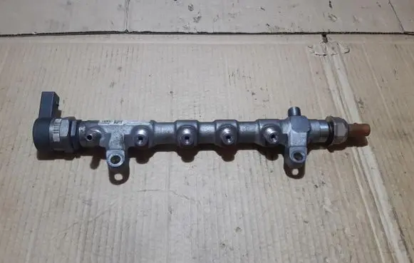 Audi A4 S4 B8 8K Fuel main line pipe