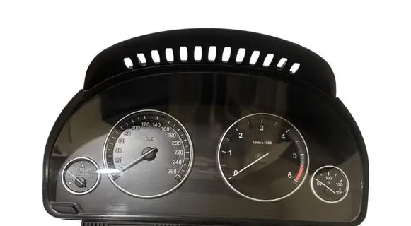 Speedometer (instrument cluster)