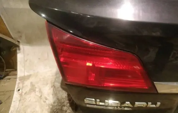 Subaru Legacy Tailgate rear/tail lights 