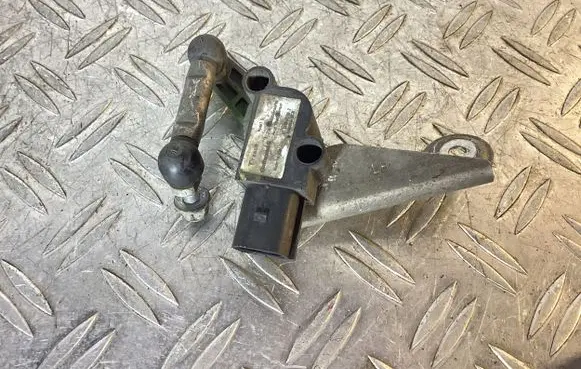 Tesla Model S Headlight/headlamp level sensor 600651400B