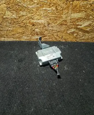 Ford Focus Voltage converter/converter module BV6T14B526BA