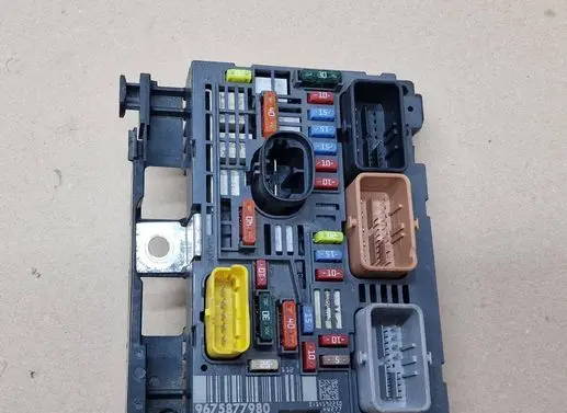 Citroen Berlingo Fuse box set 9675877980