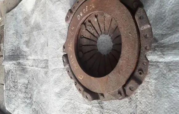 Opel Astra F Pressure plate 