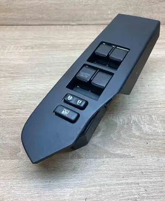 Toyota Auris E180 Electric window control switch 0870J2D AFGEO024937 20933