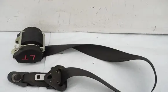 Peugeot 1007 Rear seatbelt