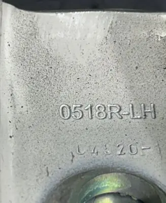 Renault Captur II Rear door lower hinge 0518r