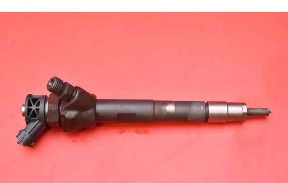 Jaguar XE Fuel injector G4D3-9K506-AA