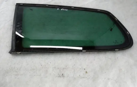 Volkswagen PASSAT B7 Rear side window 43R000264
