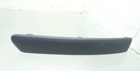 Front bumper splitter molding
