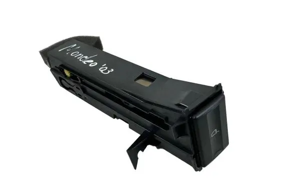 Cup holder front