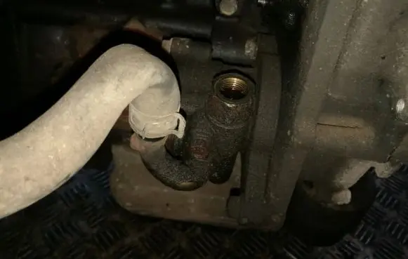 Nissan Almera Tino Power steering pump