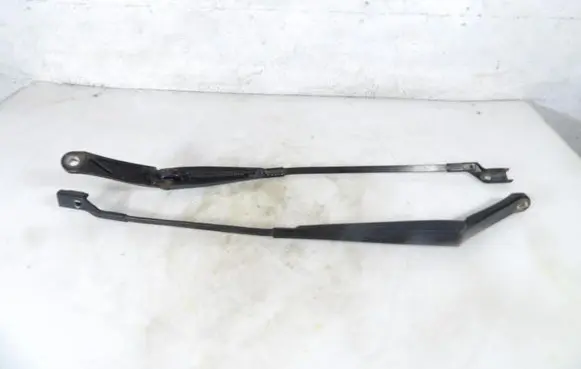 Peugeot 508 RXH Front wiper blade arm 9686437680