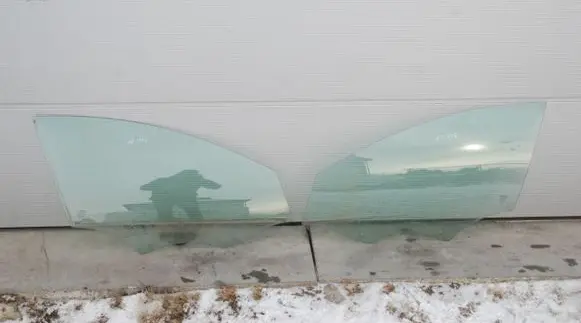 Volvo S60 Sliding door window/glass 163KM