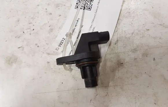 Mercedes-Benz C W204 Camshaft speed sensor 0232103107