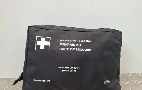 BMW 6 F12 F13 First aid kit