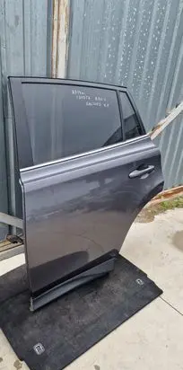 Toyota RAV 4 (XA40) Rear door 