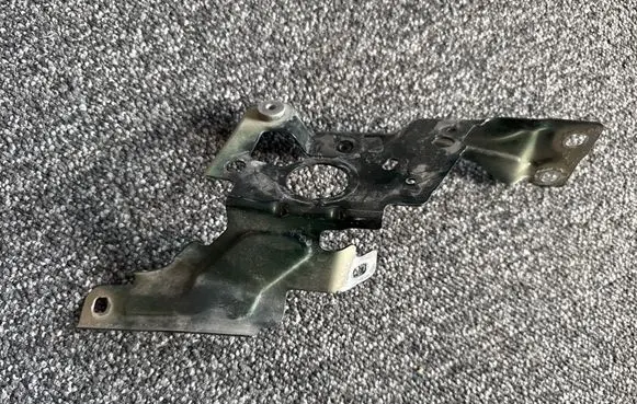 BMW 4 G22 G23 G24 G26 Fender mounting bracket 8739317