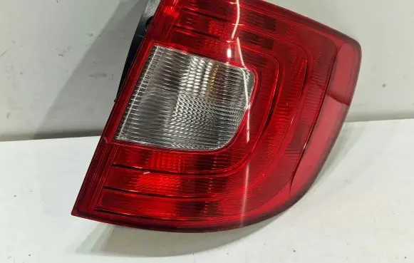 Skoda Superb B6 (3T) Rear/tail lights