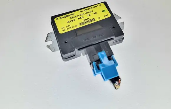 Mercedes-Benz ML W163 Transfer box differential control unit A1635457932
